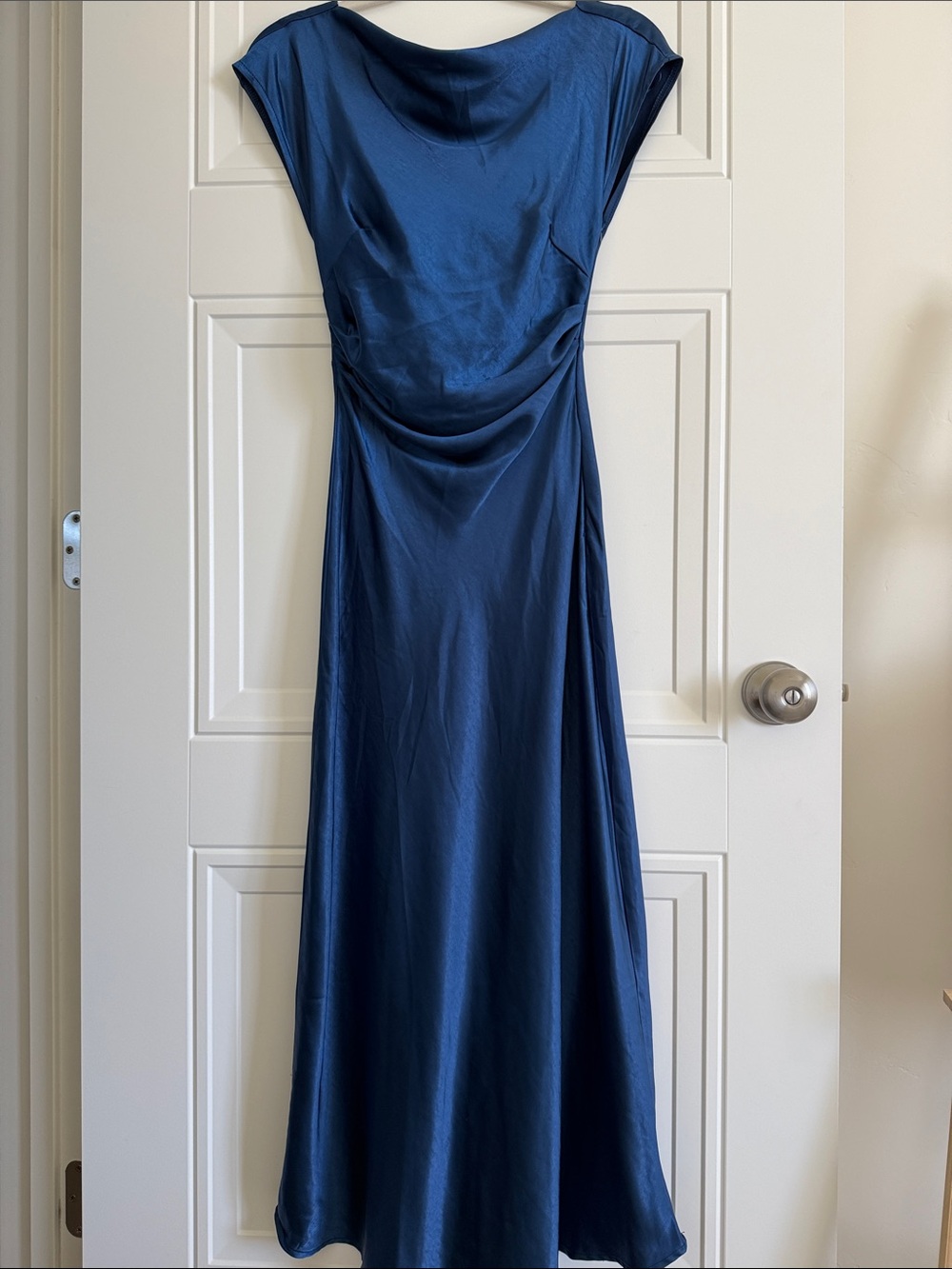 Elegant Navy Satin Cap-Sleeve Evening Dress